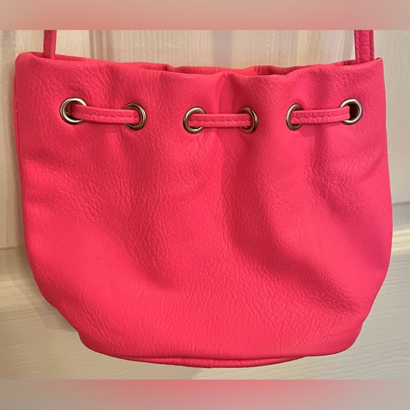 Victoria’s Secret Pink Small Drawstring Crossbody Bag - Picture 5 of 8